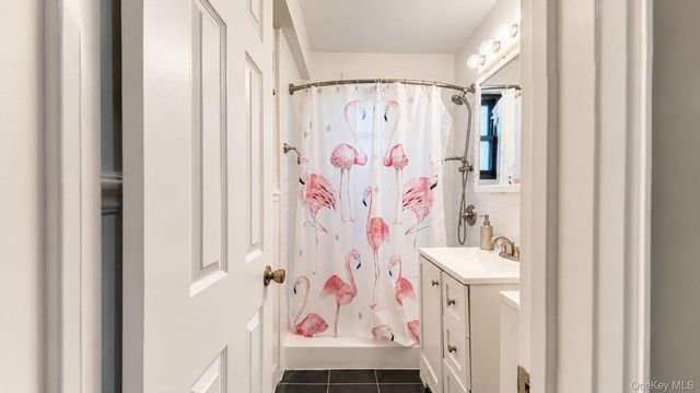 75-05 210th Street 4N, Oakland Gardens, NY 11364