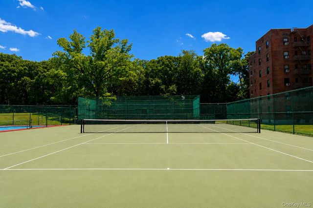 75-05 210th Street 4N, Oakland Gardens, NY 11364