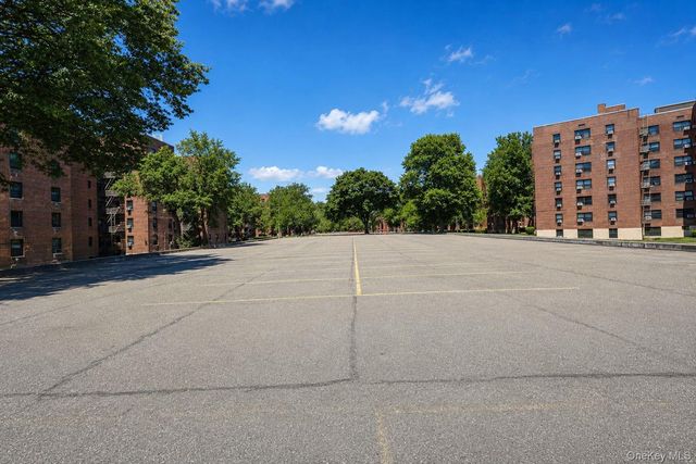 75-05 210th Street 4N, Oakland Gardens, NY 11364
