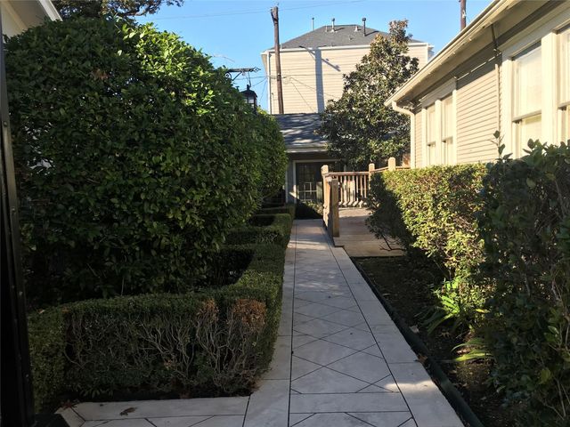 1533 1/2 Heights Boulevard rear, Houston, TX 77008