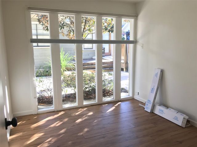 1533 1/2 Heights Boulevard rear, Houston, TX 77008