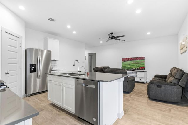 610 Lost Creek Drive, Baytown, TX 77523