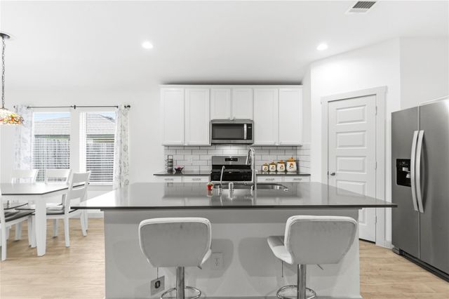 610 Lost Creek Drive, Baytown, TX 77523