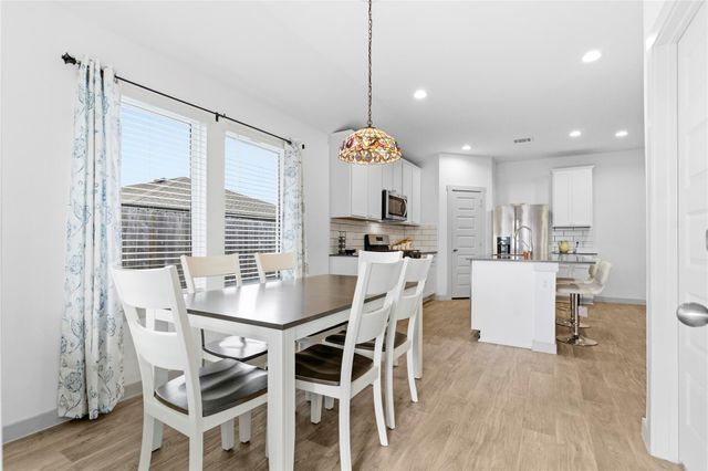 610 Lost Creek Drive, Baytown, TX 77523