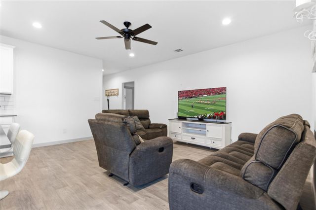 610 Lost Creek Drive, Baytown, TX 77523