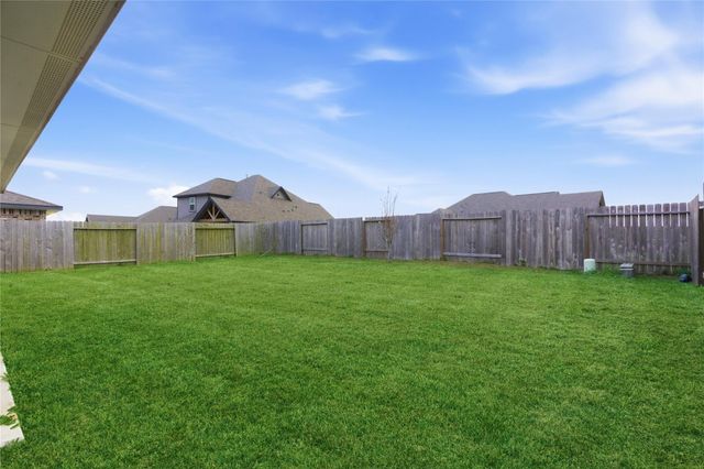 610 Lost Creek Drive, Baytown, TX 77523