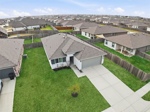 610 Lost Creek Drive, Baytown, TX 77523