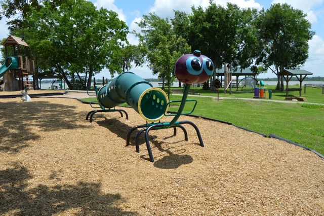 610 Lost Creek Drive, Baytown, TX 77523