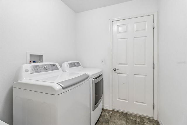 2408 CARRIAGE HILL WAY, The Villages, FL 32162