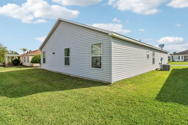 2408 CARRIAGE HILL WAY, The Villages, FL 32162