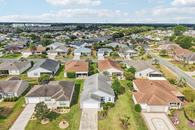 2408 CARRIAGE HILL WAY, The Villages, FL 32162