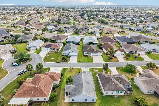 2408 CARRIAGE HILL WAY, The Villages, FL 32162