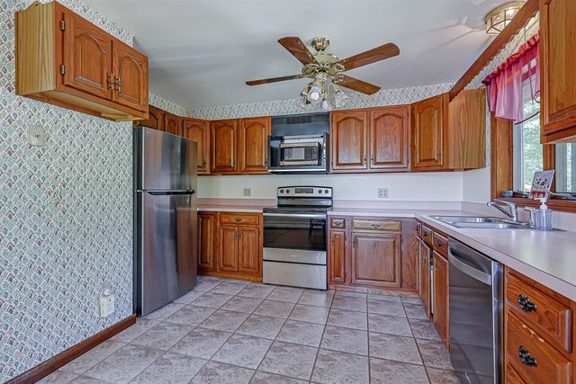 19 Brooks Road, Seabrook, NH 03874