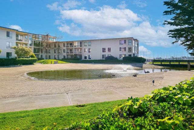 8 Commodore Drive C457, Emeryville, CA 94608