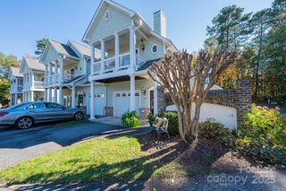 1364 21st Avenue NE, Hickory, NC 28601