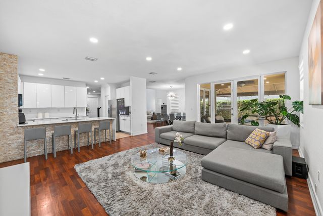 11491 NW 82nd Terrace NW, Doral, FL 33178