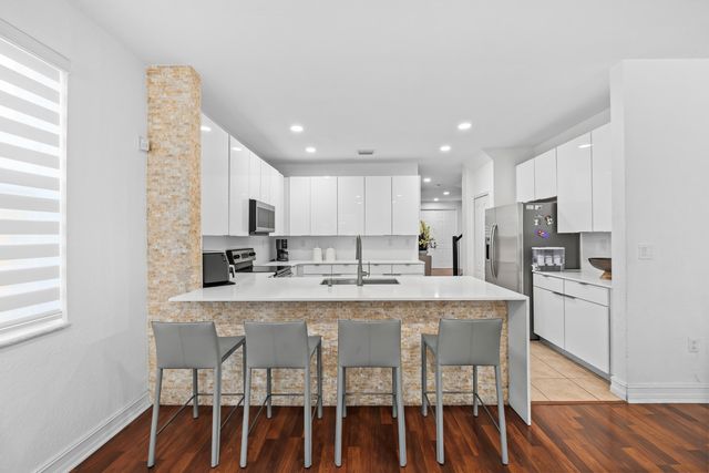 11491 NW 82nd Terrace NW, Doral, FL 33178