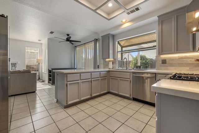 3716 Steve Lillie Cir, Stockton, CA 95206