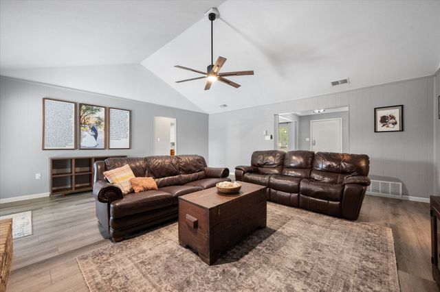 3800 Twin Creek Drive, Arlington, TX 76015