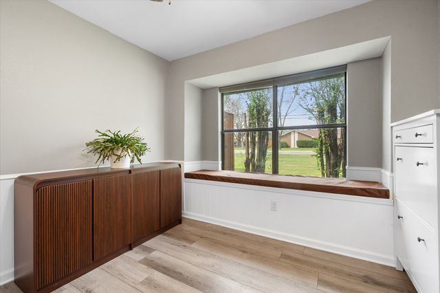 3800 Twin Creek Drive, Arlington, TX 76015