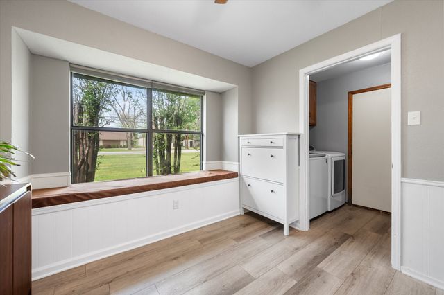 3800 Twin Creek Drive, Arlington, TX 76015