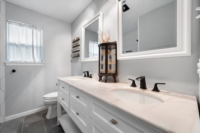 3800 Twin Creek Drive, Arlington, TX 76015