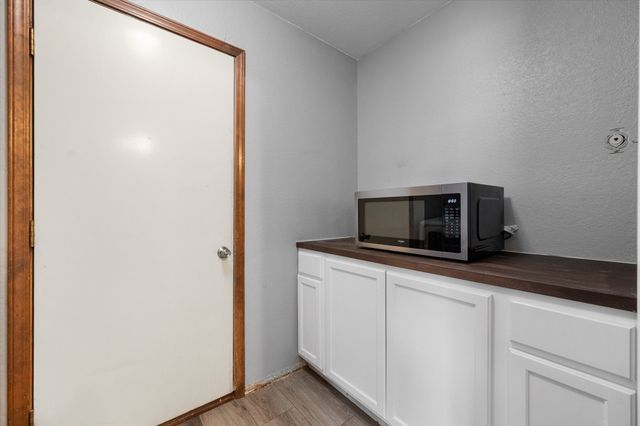 3800 Twin Creek Drive, Arlington, TX 76015