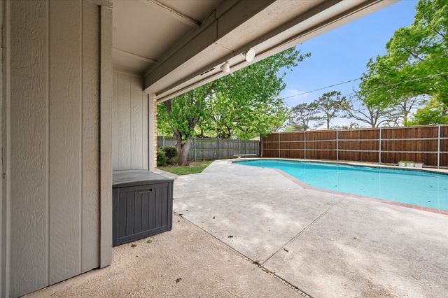 3800 Twin Creek Drive, Arlington, TX 76015