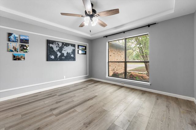 3800 Twin Creek Drive, Arlington, TX 76015