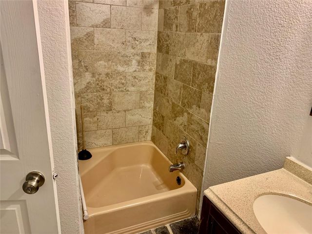 2038 19TH AVENUE W, Bradenton, FL 34205