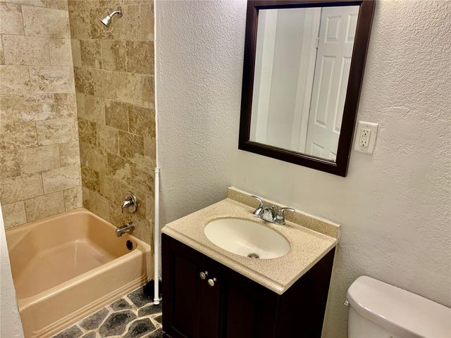 2038 19TH AVENUE W, Bradenton, FL 34205