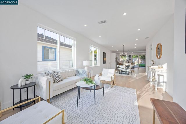 2223 Byron St, Berkeley, CA 94702