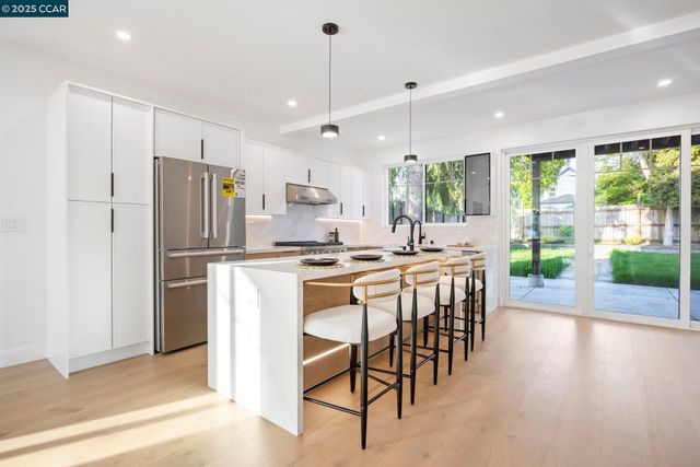 2223 Byron St, Berkeley, CA 94702
