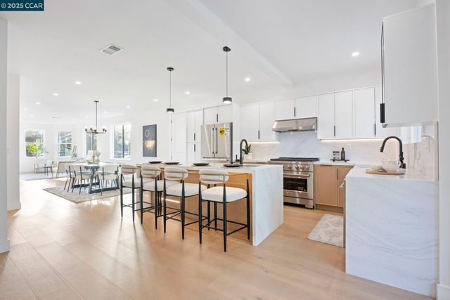 2223 Byron St, Berkeley, CA 94702