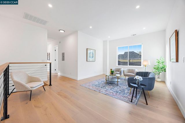 2223 Byron St, Berkeley, CA 94702