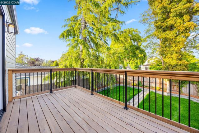 2223 Byron St, Berkeley, CA 94702