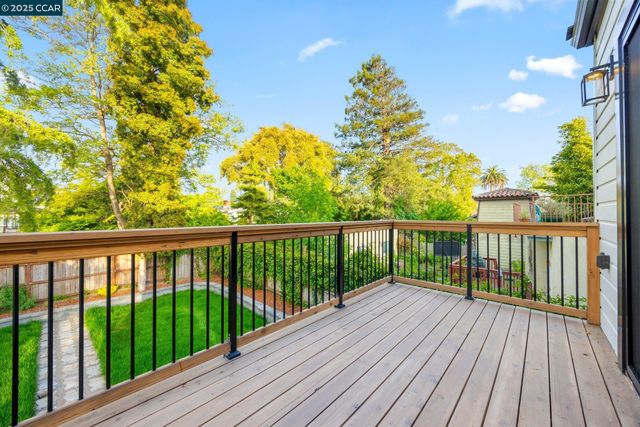 2223 Byron St, Berkeley, CA 94702