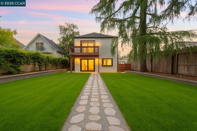 2223 Byron St, Berkeley, CA 94702