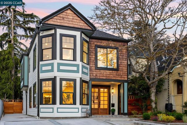 2223 Byron St, Berkeley, CA 94702