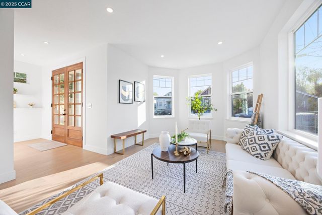 2223 Byron St, Berkeley, CA 94702