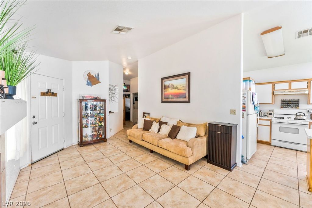 1520 Bonnie Castle Way, Las Vegas, NV 89108 — photo 5