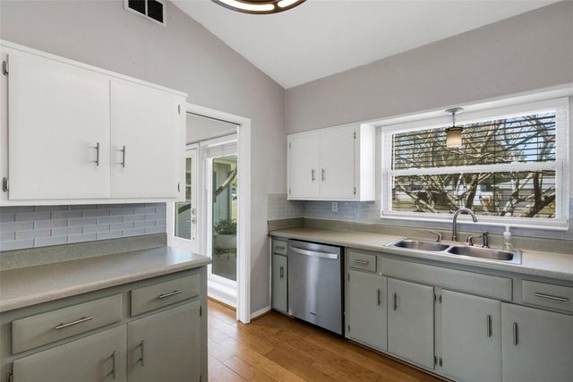 11436 RIDGEWOOD CIRCLE, Seminole, FL 33772