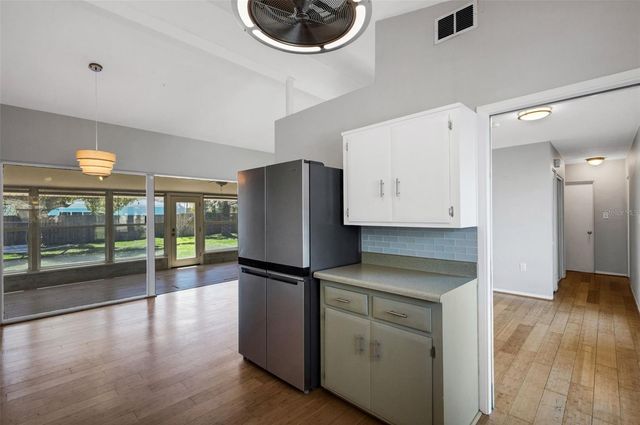 11436 RIDGEWOOD CIRCLE, Seminole, FL 33772