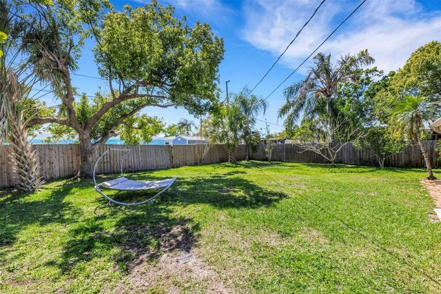 11436 RIDGEWOOD CIRCLE, Seminole, FL 33772