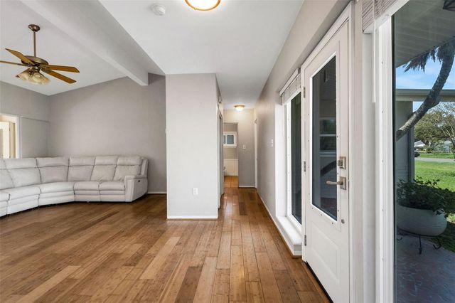 11436 RIDGEWOOD CIRCLE, Seminole, FL 33772