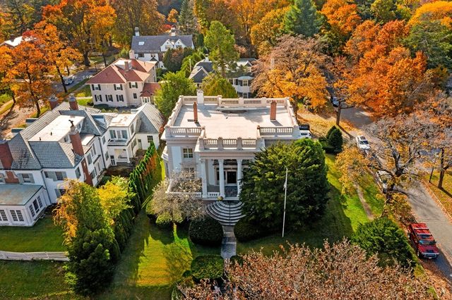 251 Salisbury St, Worcester, MA 01609