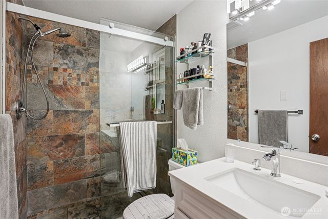 21312 NE 60th Place, Redmond, WA 98053