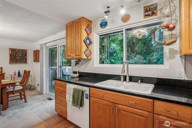 21312 NE 60th Place, Redmond, WA 98053