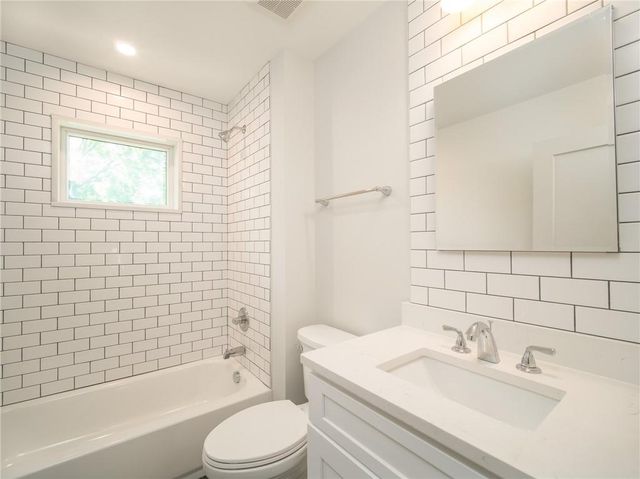 1022 Connecticut Street, Lawrence, KS 66044