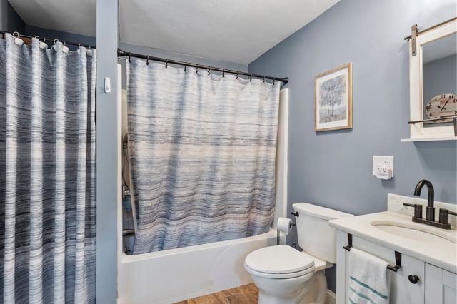 36 Harkins St, Lancaster, MA 01523